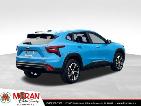 Certified 2025 Chevrolet Trax RS w/ Driver Confidence Package FWD image 5