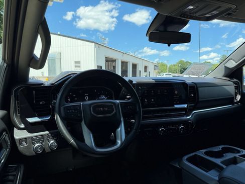Used 2024 GMC Sierra 2500 SLE w/ SLE Value Package; AWD/4WD image 17