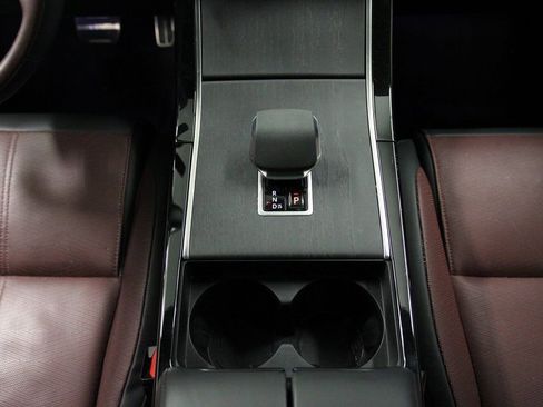 Used 2024 Land Rover Range Rover Velar Dynamic HSE image 16