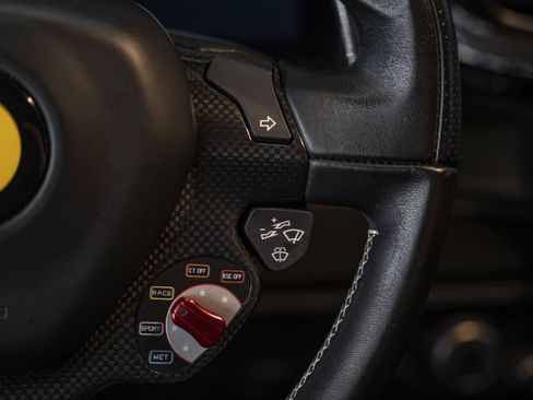 Used 2018 Ferrari 488 GTB RWD image 32