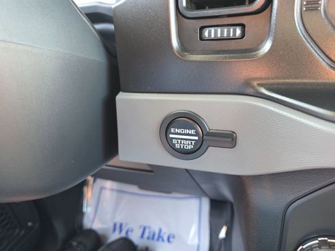 Used 2023 Ford Bronco Black Diamond AWD/4WD image 22