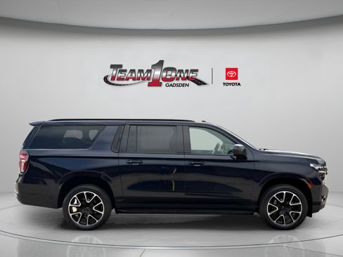 Used 2023 Chevrolet Suburban RST RWD image 10