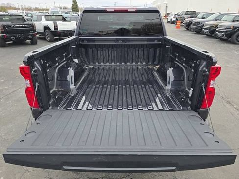 Used 2023 Chevrolet Silverado 1500 Custom Trail Boss w/ 2.7L Blackout Package AWD/4WD image 24
