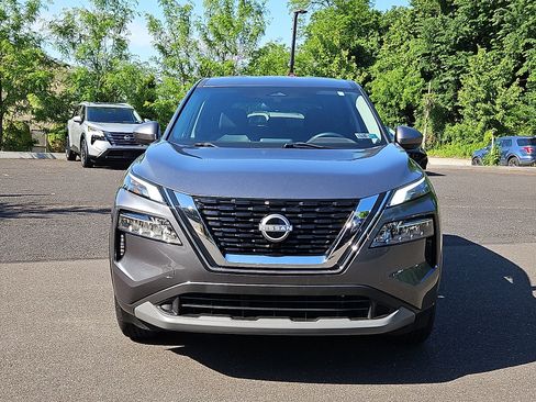 Certified 2023 Nissan Rogue SV AWD/4WD image 2