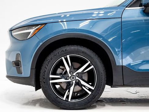 Used 2023 Volvo XC40 B5 Plus AWD/4WD image 28