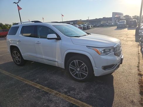 Used 2017 GMC Acadia Denali w/ Technology Package AWD/4WD image 5