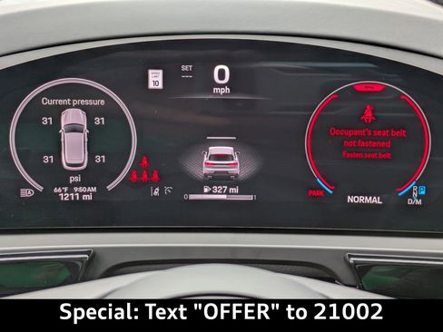 Used 2025 Porsche Cayenne image 37