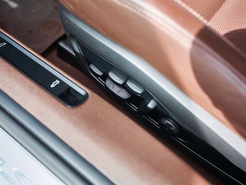 Used 2022 Porsche 911 Turbo S image 36