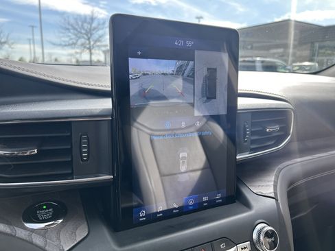 Certified 2020 Ford Explorer Platinum w/ Premium Technology Package image 22