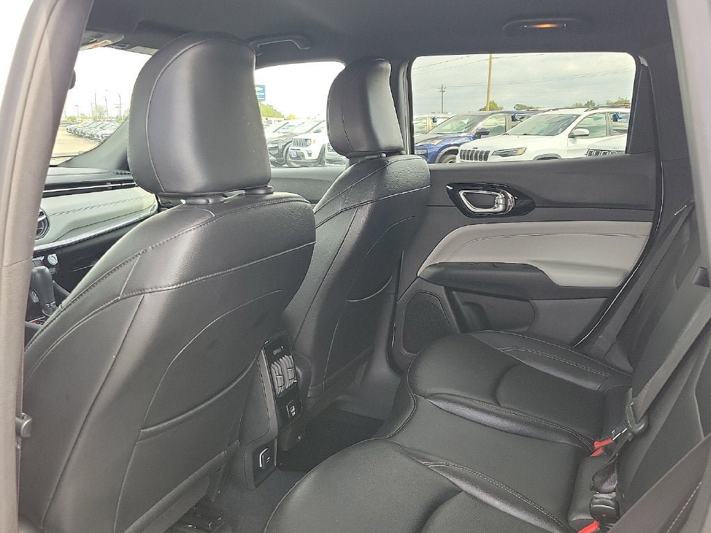 Used 2024 Jeep Compass Limited AWD/4WD image 9