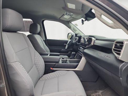 Used 2022 Toyota Tundra SR5 w/ TRD Off-Road Package image 15