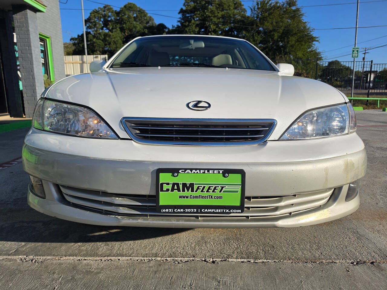 Used 2000 Lexus ES 330 FWD image 8