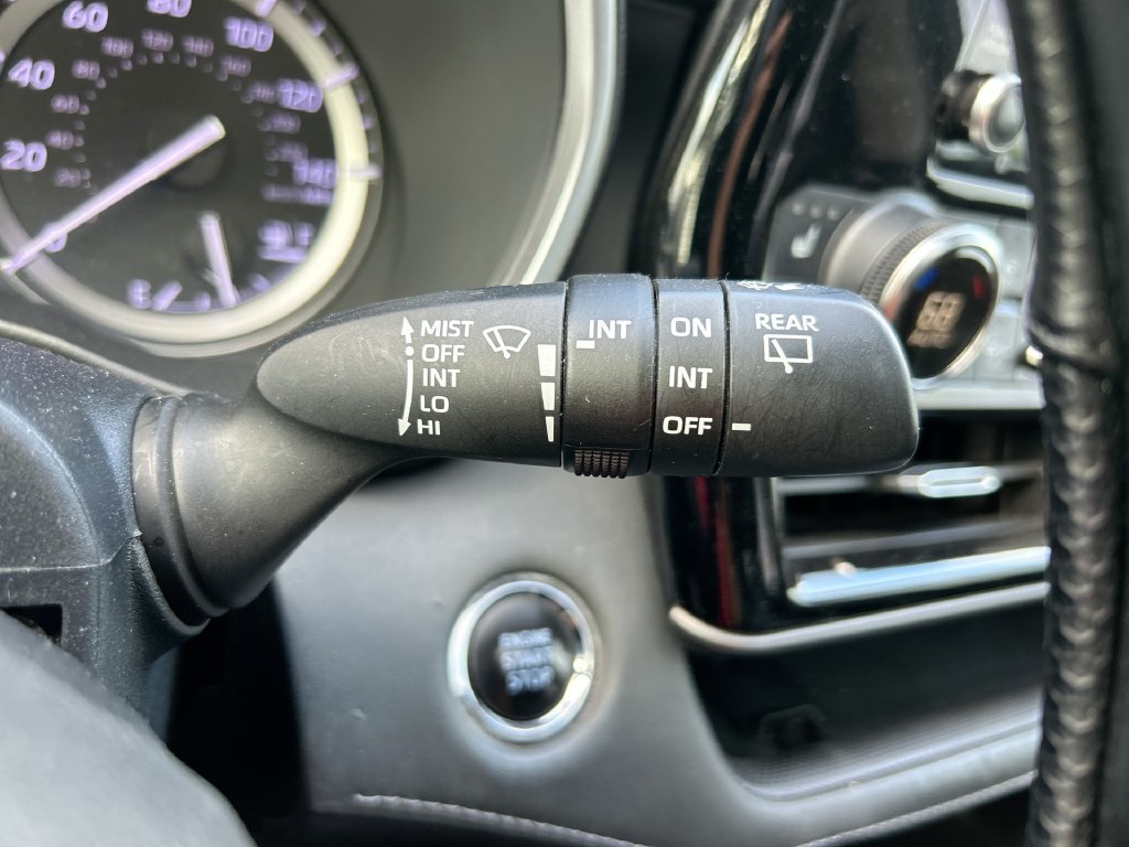 Used 2022 Toyota Highlander XLE FWD image 19