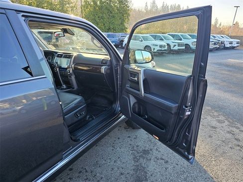 Used 2022 Toyota 4Runner Limited image 29