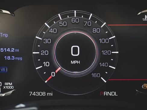 Used 2018 Cadillac Escalade Luxury AWD/4WD image 15