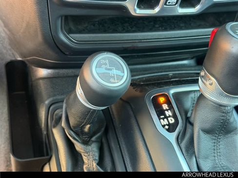 Used 2021 Jeep Wrangler Unlimited Sahara AWD/4WD image 31
