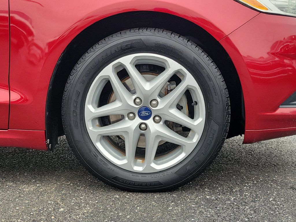 Used 2014 Ford Fusion SE FWD image 9
