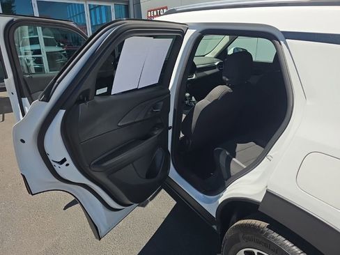 Used 2025 Chevrolet TrailBlazer LT AWD/4WD image 27