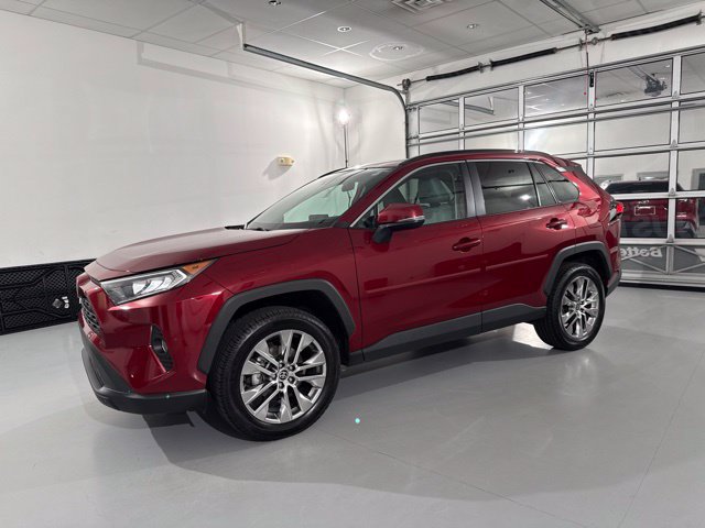 Used 2021 Toyota RAV4 XLE Premium FWD image 3
