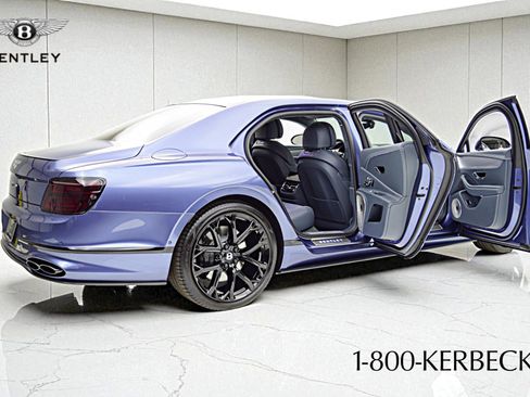 Used 2023 Bentley Flying Spur V8 image 12