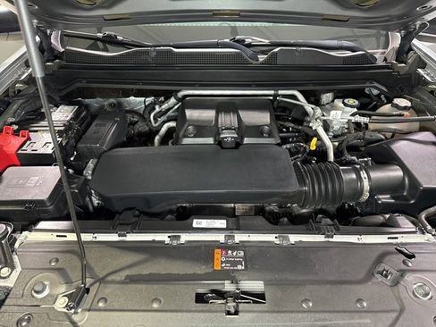 Used 2023 Chevrolet Colorado Trail Boss w/ Technology Package image 4