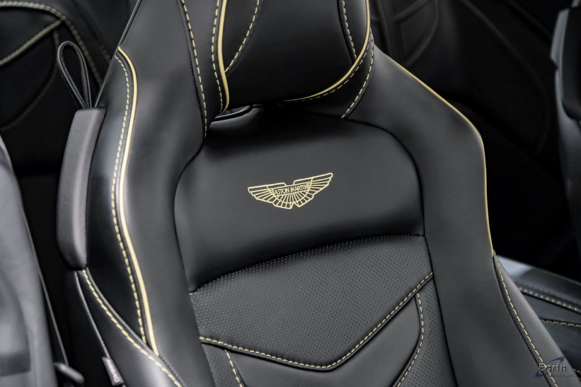 Used 2019 Aston Martin DBS Superleggera RWD image 57