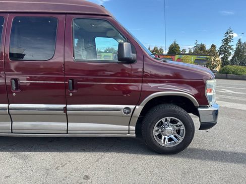 Used 2011 Ford E-150 and Econoline 150 w/ Premium Van Group image 13