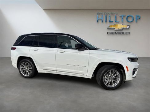 Used 2022 Jeep Grand Cherokee Summit w/ Luxury Tech Group V image 3