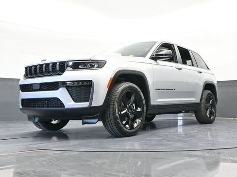 New 2026 Jeep Grand Cherokee Limited w/ Limited Altitude Package RWD image 50