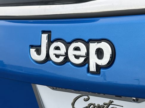 Used 2024 Jeep Compass Limited image 8