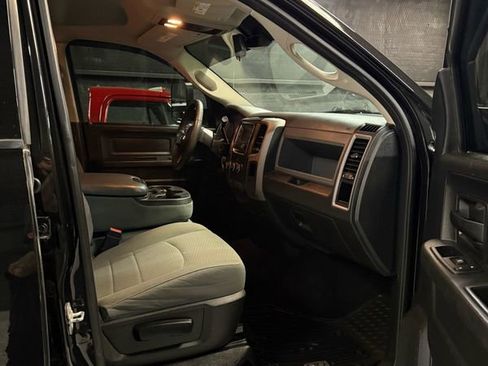 Used 2016 RAM 2500 Tradesman w/ Chrome Appearance Group image 21