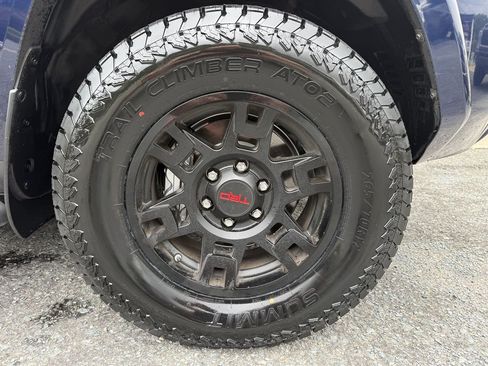 Used 2021 Toyota 4Runner SR5 Premium w/ Moonroof Package AWD/4WD image 6