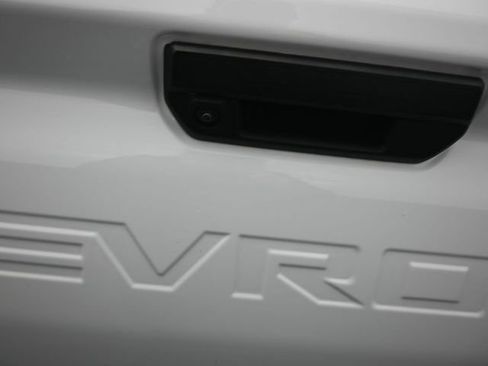 Used 2024 Chevrolet Colorado W/T w/ Safety Package image 25