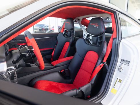 Used 2018 Porsche 911 GT2 RS RWD image 85