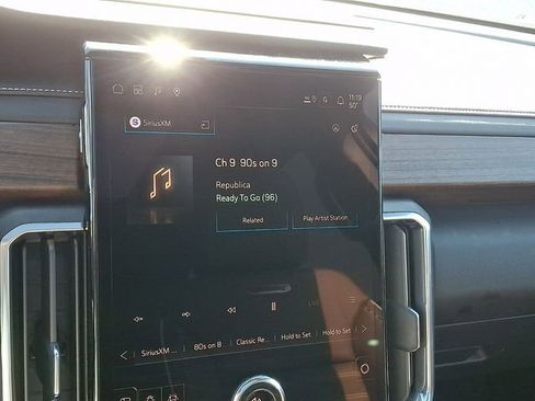 New 2026 GMC Acadia Denali Ultimate w/ LPO, Floor Liner Package image 19