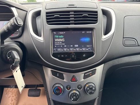 Used 2016 Chevrolet Trax LT w/ LT Convenience Package FWD image 14