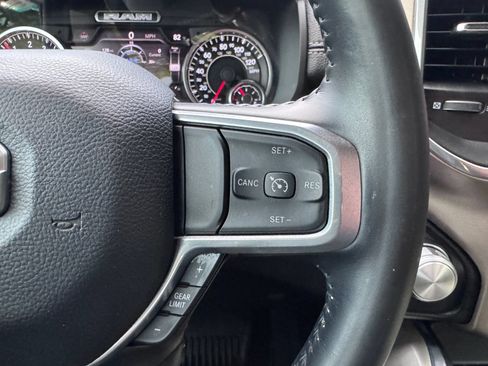Used 2022 RAM 1500 Laramie AWD/4WD image 18