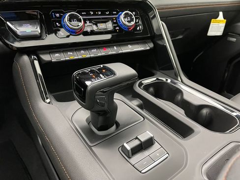 New 2026 GMC Sierra 1500 AT4 w/ AT4 Premium Package AWD/4WD image 31