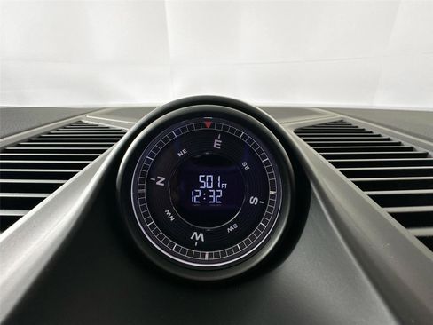 Certified 2026 Porsche Cayenne E-Hybrid AWD/4WD image 24