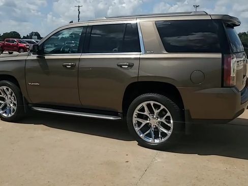 Used 2016 GMC Yukon SLT AWD/4WD image 6