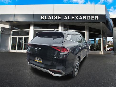Used 2023 Kia Sportage EX AWD/4WD image 3