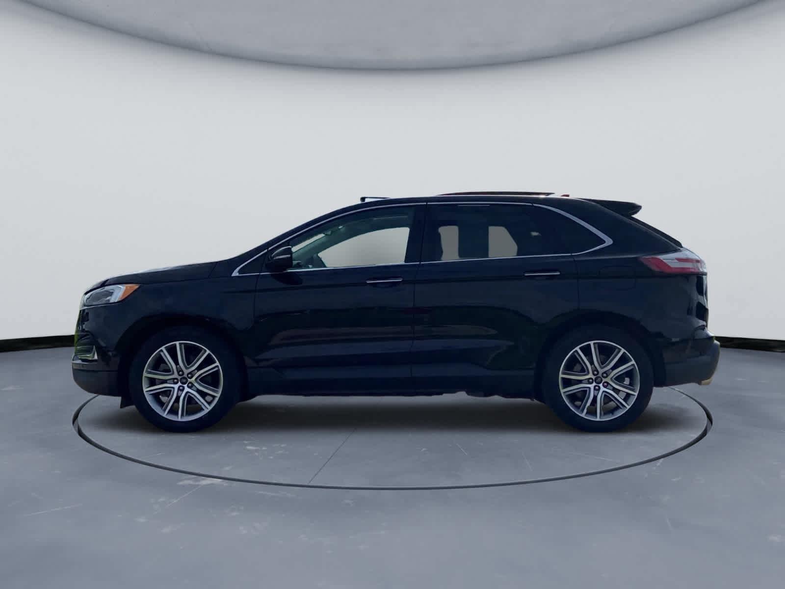 Used 2024 Ford Edge Titanium w/ Equipment Group 301A AWD/4WD image 9