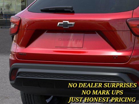 New 2026 Chevrolet Trax LT w/ Driver Confidence Package FWD image 14