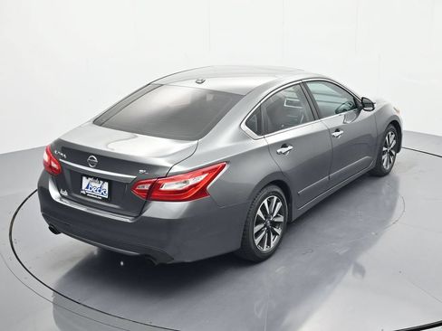 Used 2016 Nissan Altima 2.5 SL w/ 2.5 Technology w/LED Package FWD image 34