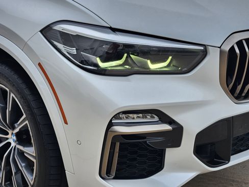 Used 2020 BMW X5 M50i w/ Premium Package image 7