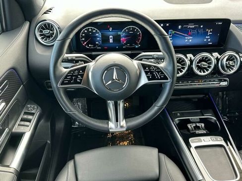 Used 2025 Mercedes-Benz GLA 250 4MATIC image 18