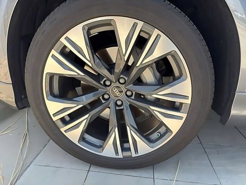 Used 2025 Audi Q8 Premium Plus AWD/4WD image 21
