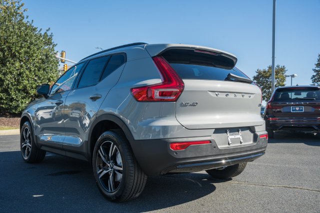 New 2026 Volvo XC40 B5 Core w/ Protection Package Premier AWD/4WD image 6