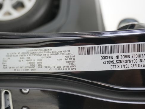 Used 2025 Jeep Compass Latitude image 26