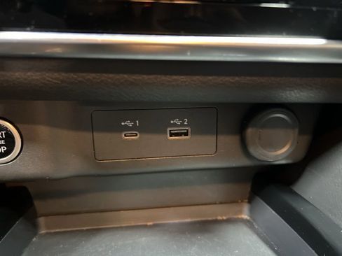 Used 2023 Nissan Rogue S image 30